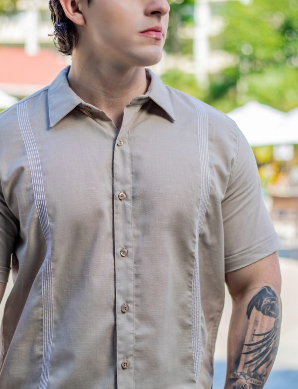 CAMISA CASUAL MANGA CORTA CON DISEÑO DE COLECCION | 24852